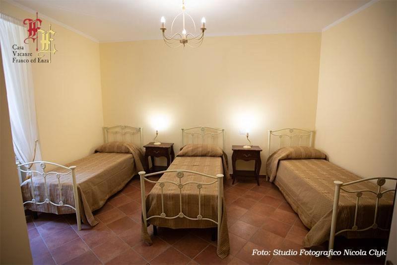 Casa Vacanze - Franco Ed Enza Bed & Breakfast San Gregorio Magno ภายนอก รูปภาพ