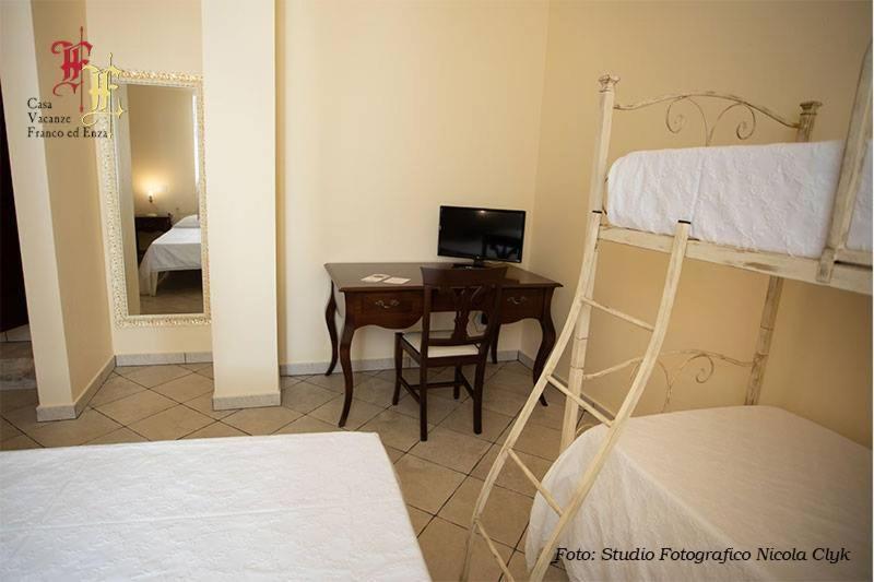 Casa Vacanze - Franco Ed Enza Bed & Breakfast San Gregorio Magno ภายนอก รูปภาพ
